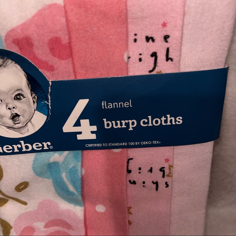 Gerber NWT 4 burp cloths - Picture 2 of 8